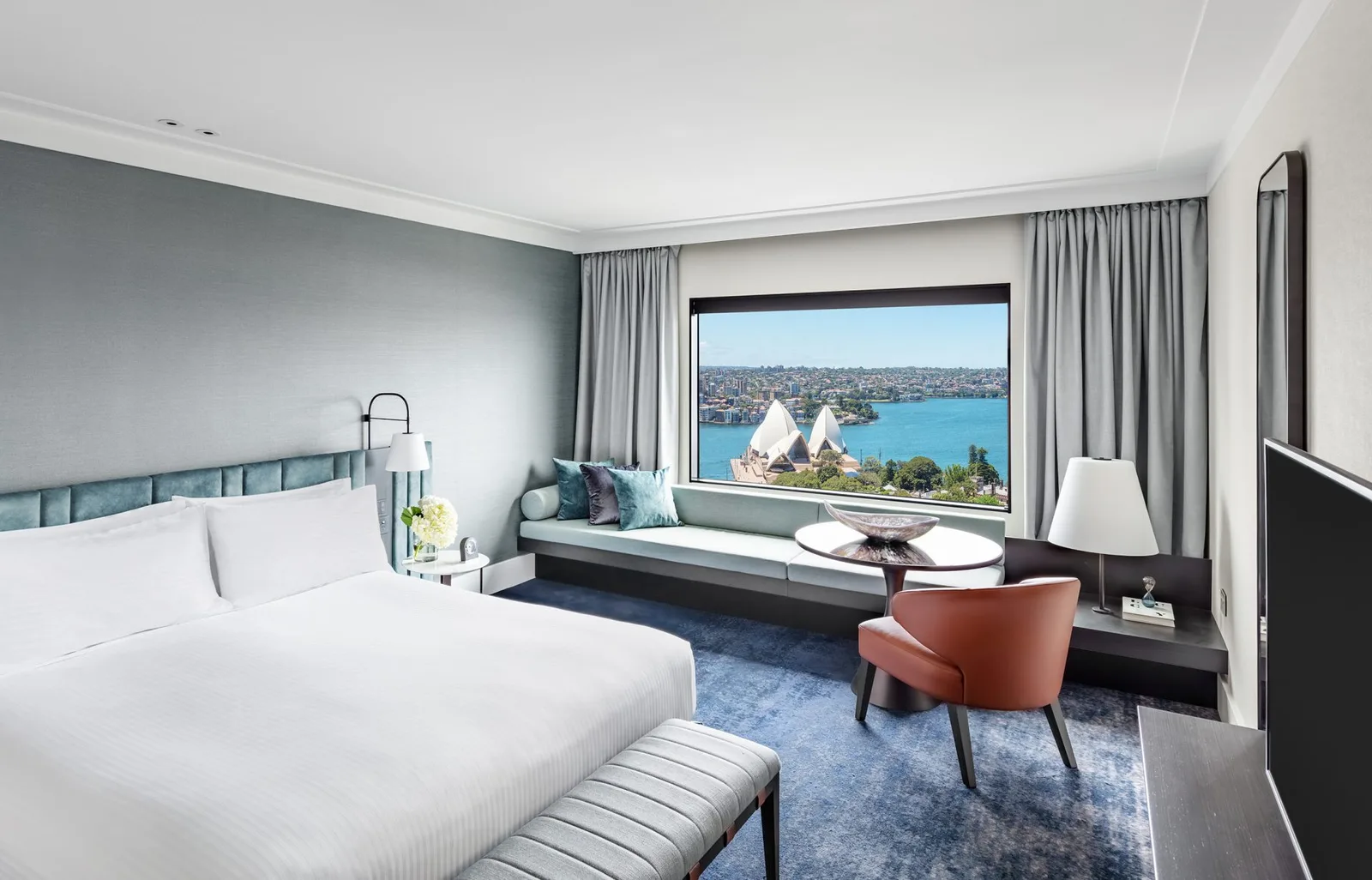 Harbour-facing corner guest room at InterContinental Sydney
